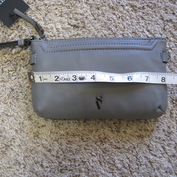 NWT Simply Vera Vera Wang gray wristlet - Picture 4 of 13